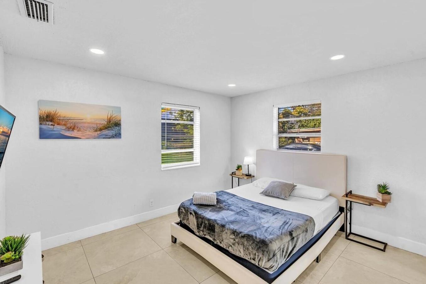 New Stylish 2 Bdrm Mins To Beach & Aventura Mall Hallandale Beach Exterior photo