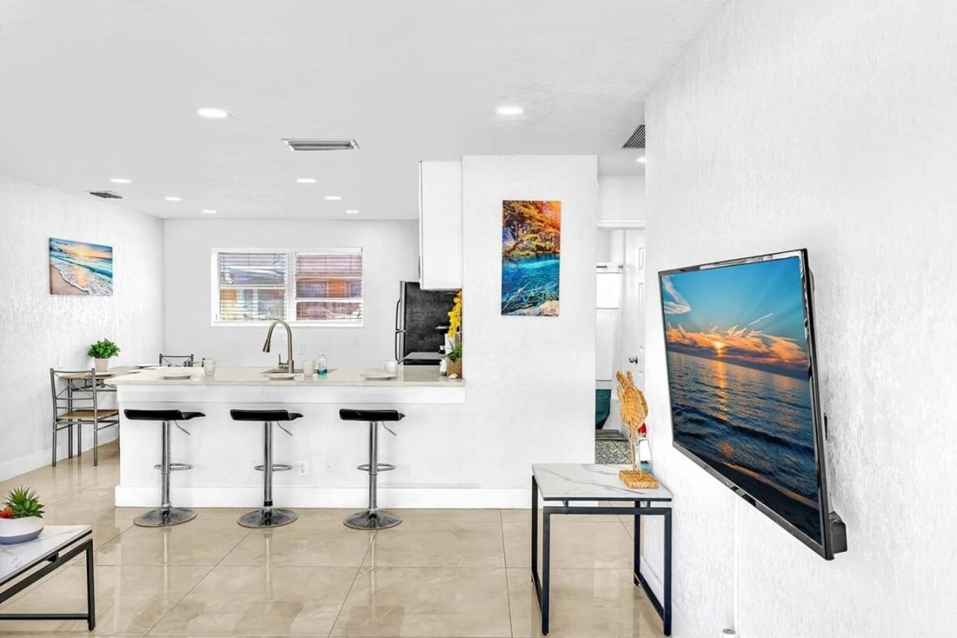 New Stylish 2 Bdrm Mins To Beach & Aventura Mall Hallandale Beach Exterior photo