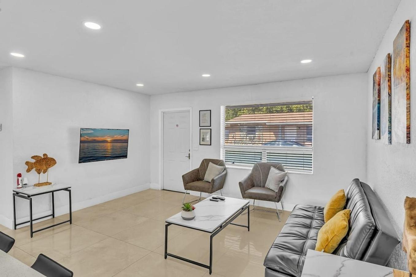 New Stylish 2 Bdrm Mins To Beach & Aventura Mall Hallandale Beach Exterior photo